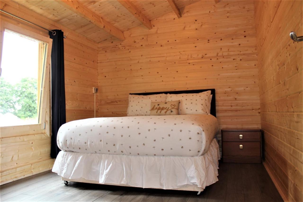 Inviting 3-Bedroom Lodge In Ashton Under Hill Evesham Exterior foto